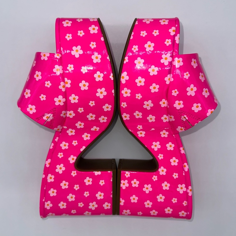 NWB Wild Pair Melbourne Bright Pink Floral Daisy Platforms Sandals - Size: 10 - Picture 7 of 15